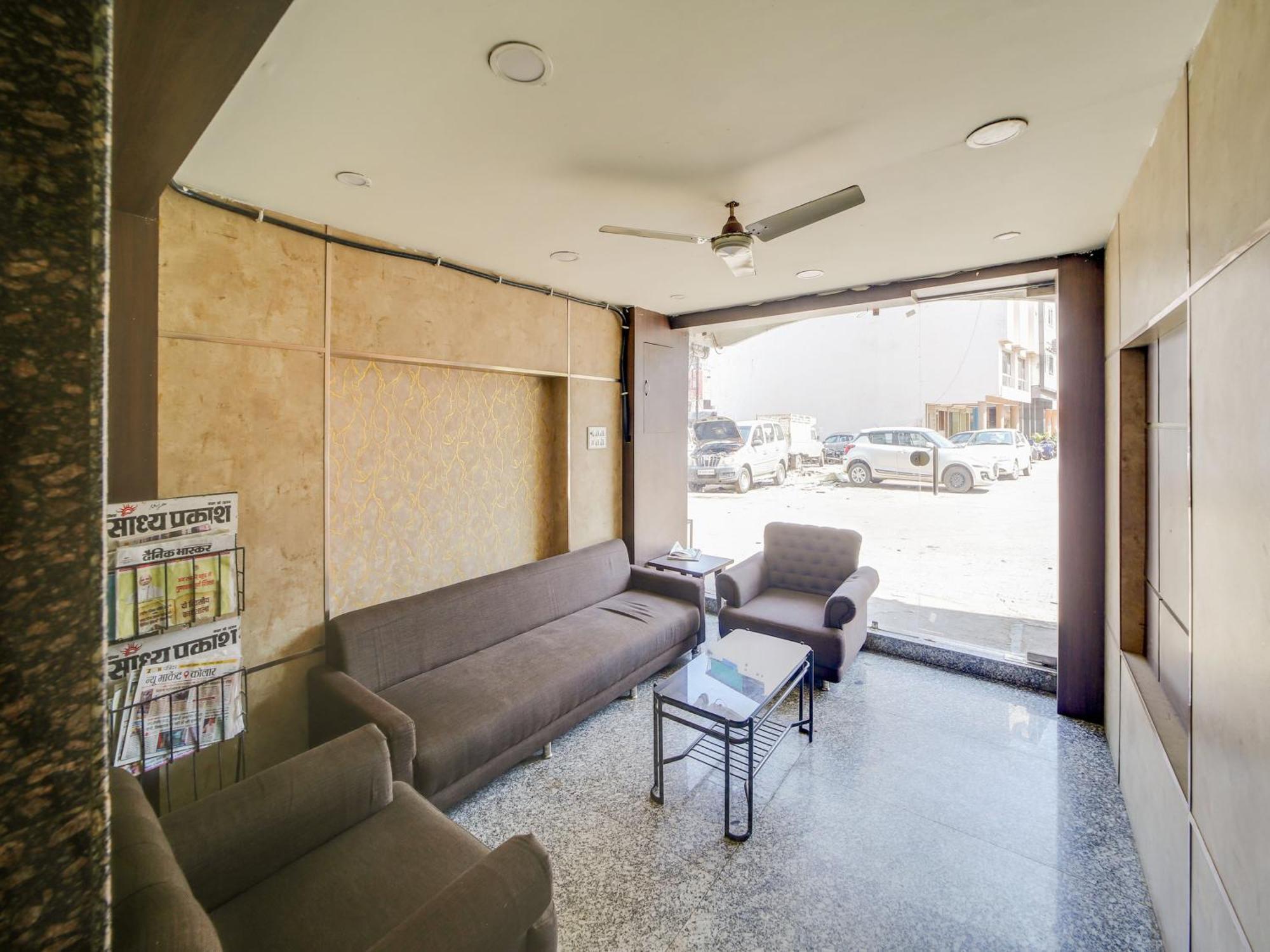 Super Hotel O The Surbhi Bhopal Bagian luar foto