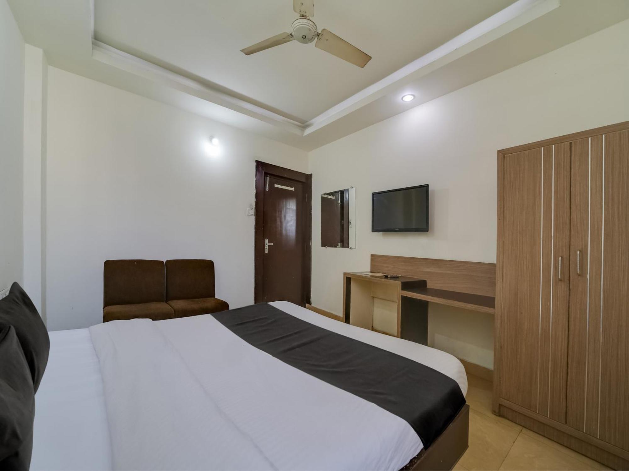 Super Hotel O The Surbhi Bhopal Bagian luar foto