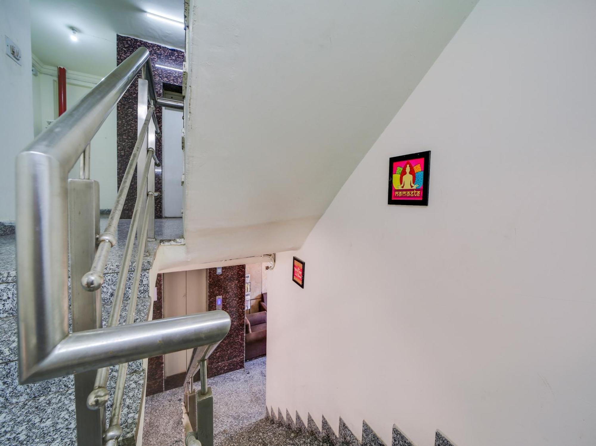 Super Hotel O The Surbhi Bhopal Bagian luar foto
